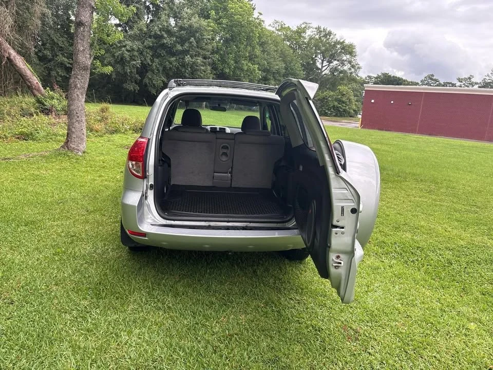 2007 Toyota RAV4 3rd Gen - Image 13 of 20