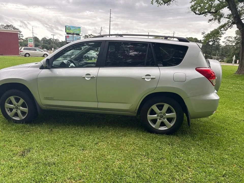 2007 Toyota RAV4 3rd Gen - Image 10 of 20