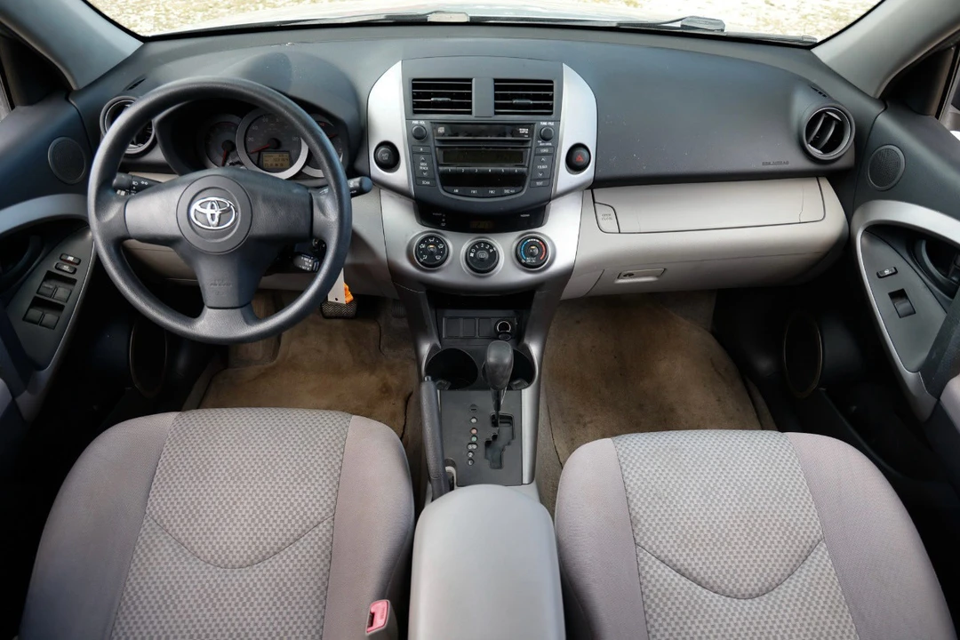 2007 Toyota RAV4 3rd Gen - Image 2 of 12