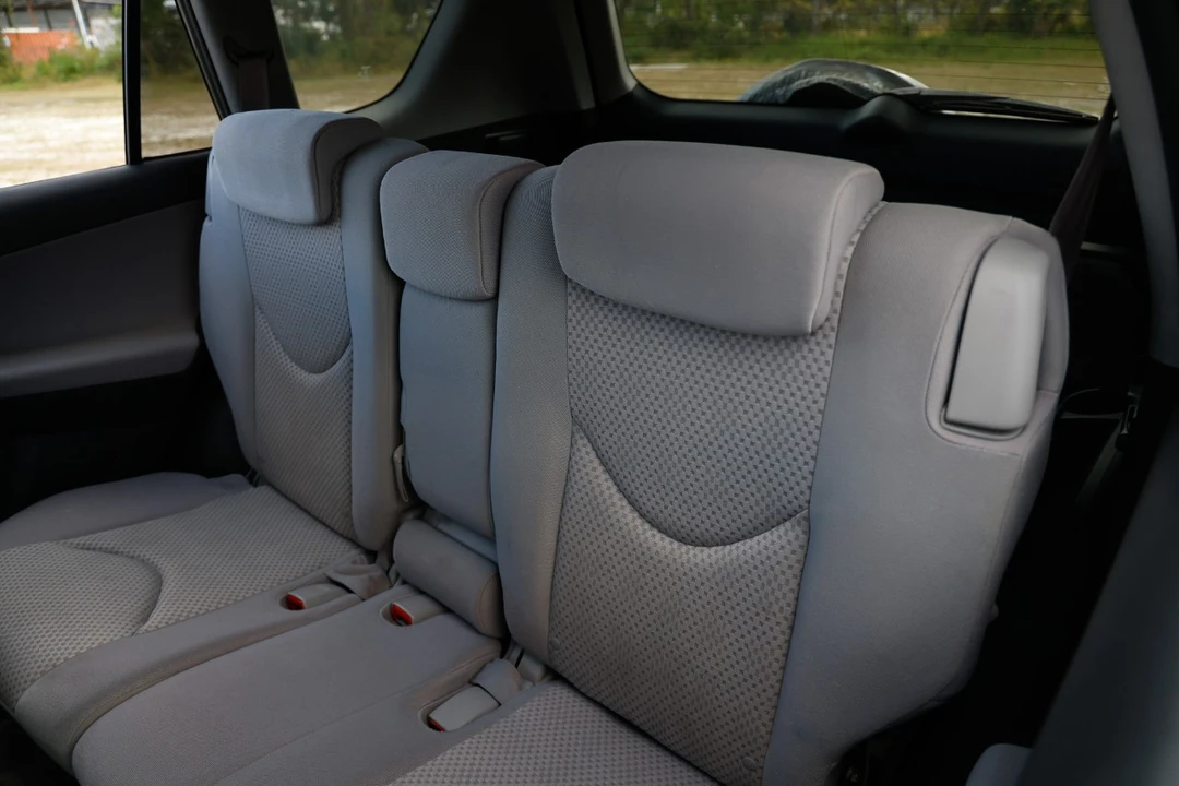 2007 Toyota RAV4 3rd Gen - Image 8 of 12