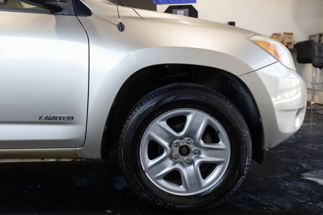 2007 Toyota RAV4 3rd Gen - Image 12 of 21