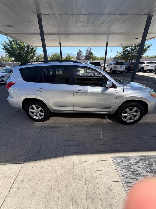 2007 Toyota RAV4 3rd Gen - Image 8 of 14
