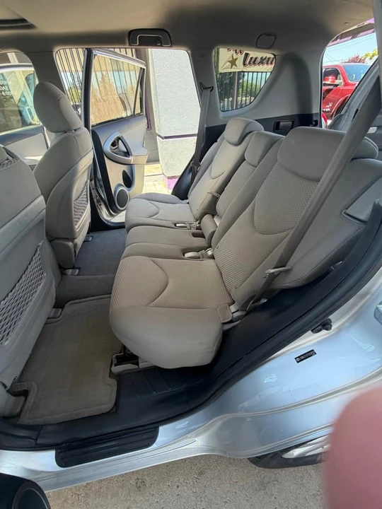 2007 Toyota RAV4 3rd Gen - Image 11 of 14