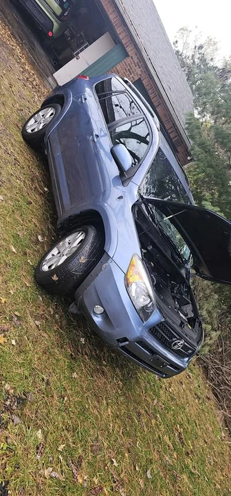 2007 Toyota RAV4 3rd Gen - Image 2 of 10