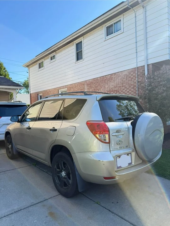 2007 Toyota RAV4 3rd Gen - Image 2 of 11