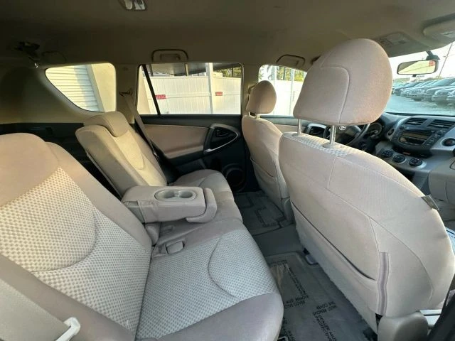 2007 Toyota RAV4 3rd Gen - Image 13 of 18