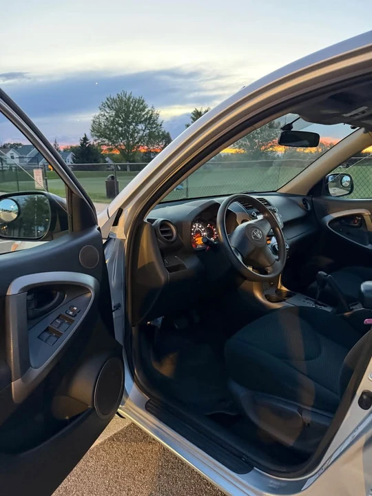 2007 Toyota RAV4 3rd Gen - Image 8 of 14