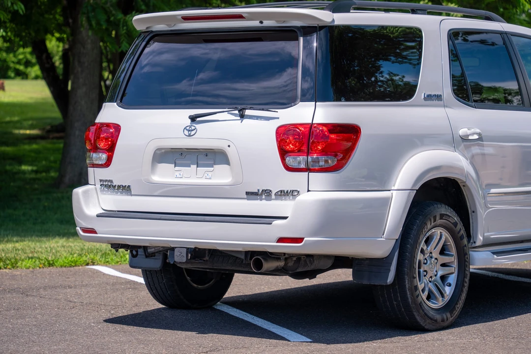 2007 Toyota Sequoia 1st Gen - Image 24 of 31