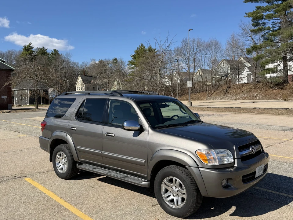 2007 Toyota Sequoia 1st Gen - Image 7 of 31