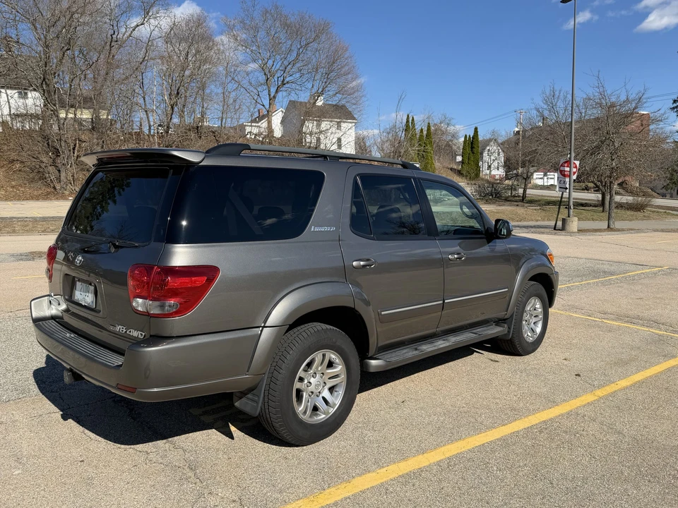 2007 Toyota Sequoia 1st Gen - Image 5 of 31