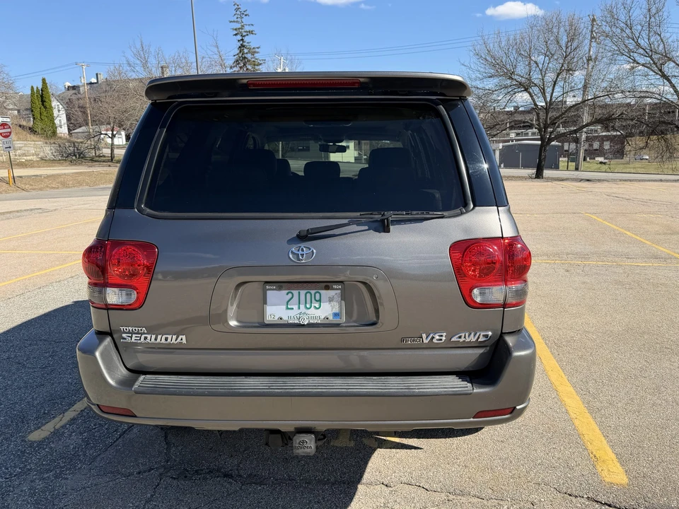 2007 Toyota Sequoia 1st Gen - Image 4 of 31