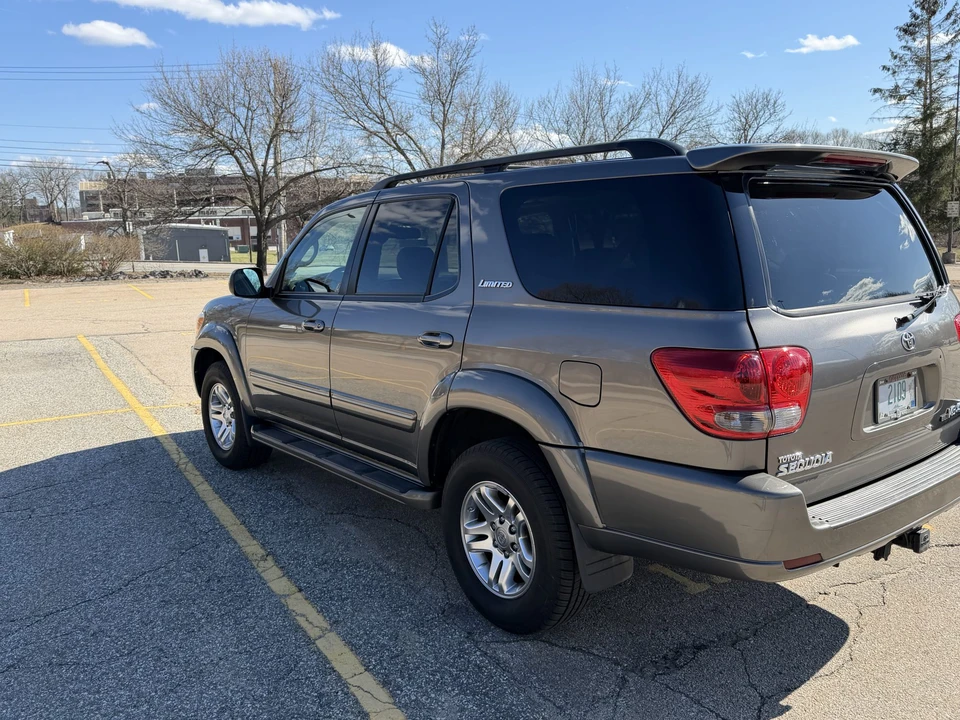 2007 Toyota Sequoia 1st Gen - Image 19 of 31