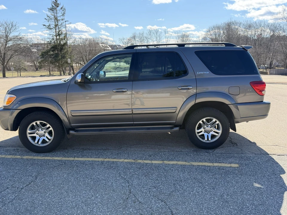 2007 Toyota Sequoia 1st Gen - Image 3 of 31