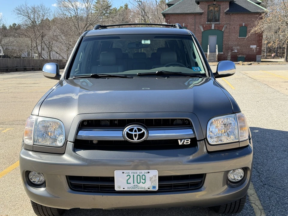 2007 Toyota Sequoia 1st Gen - Image 9 of 31
