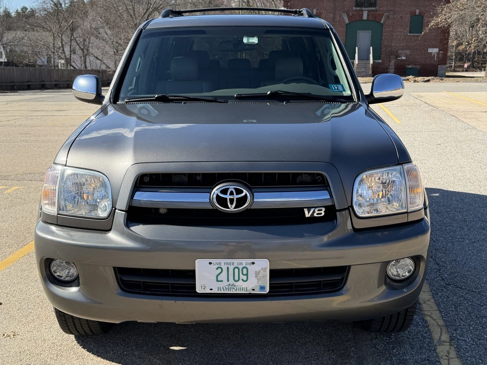 2007 Toyota Sequoia 1st Gen - Image 8 of 31