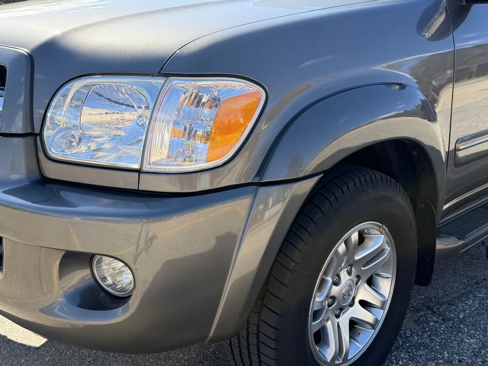 2007 Toyota Sequoia 1st Gen - Image 24 of 31