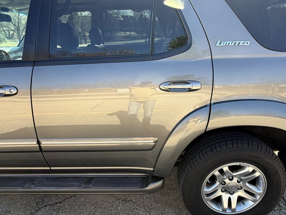 2007 Toyota Sequoia 1st Gen - Image 13 of 31