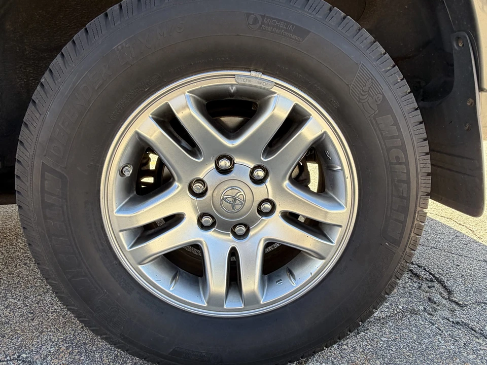 2007 Toyota Sequoia 1st Gen - Image 29 of 31