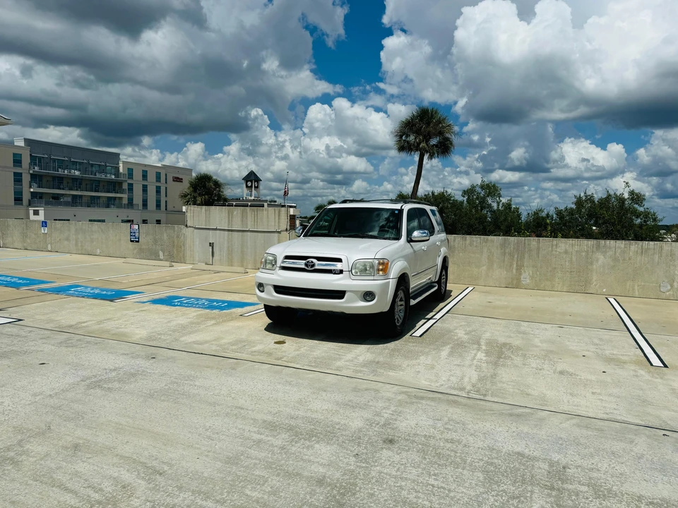 2007 Toyota Sequoia 1st Gen - Image 14 of 31