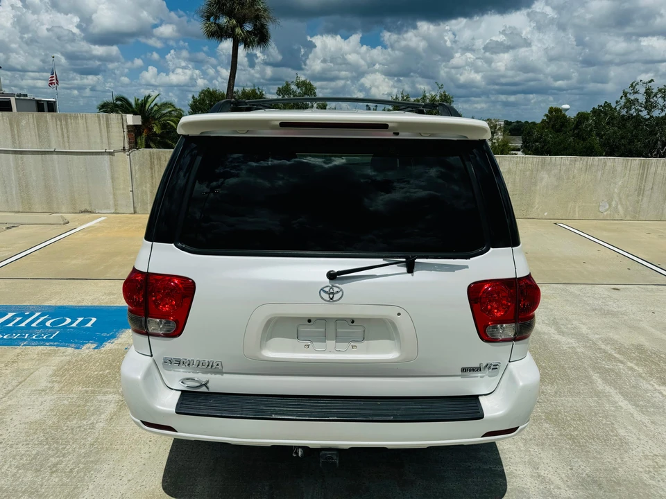 2007 Toyota Sequoia 1st Gen - Image 8 of 31