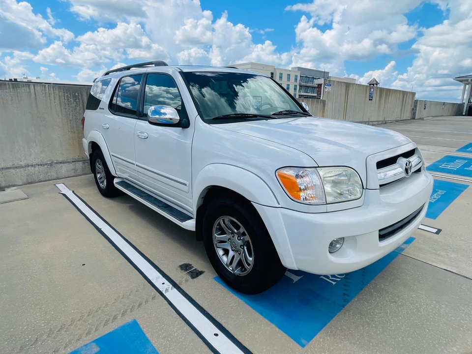 2007 Toyota Sequoia 1st Gen - Image 12 of 31
