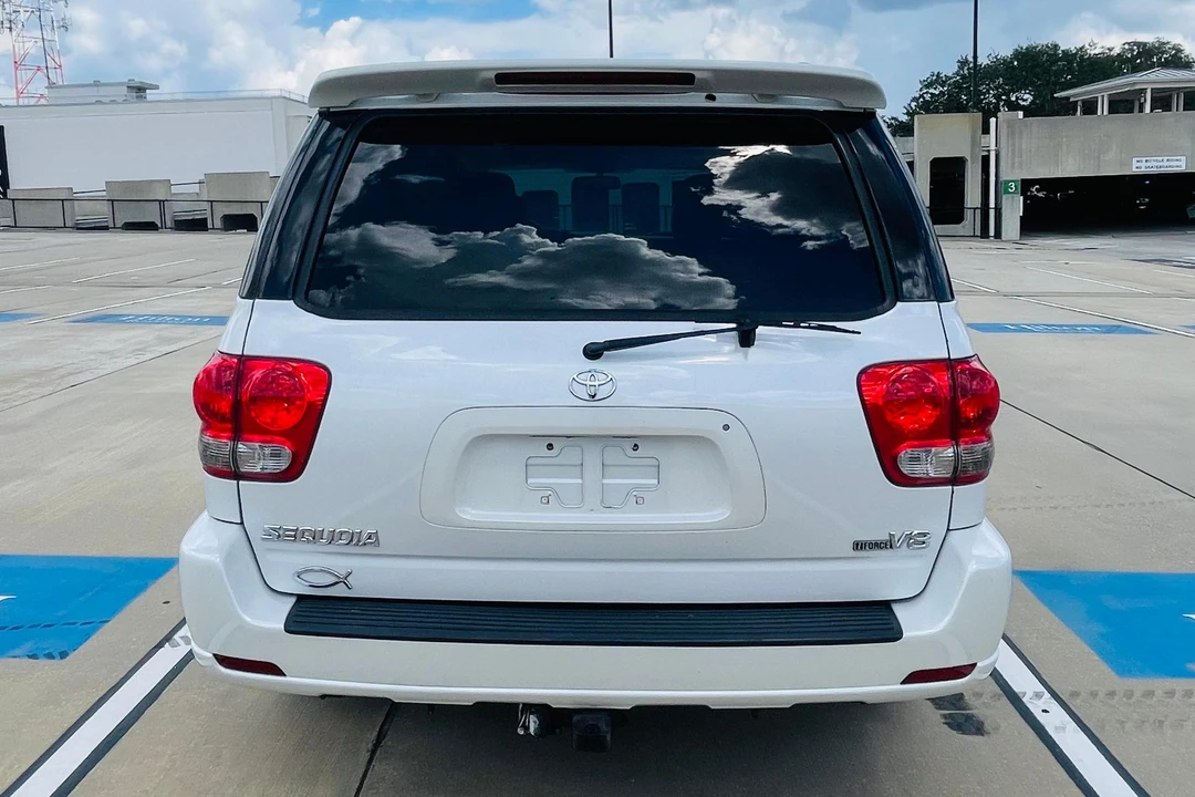 2007 Toyota Sequoia 1st Gen - Image 5 of 31