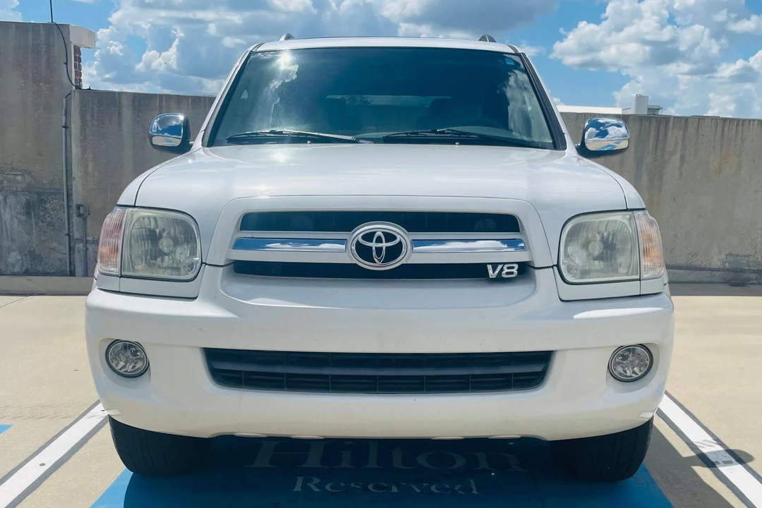 2007 Toyota Sequoia 1st Gen - Image 2 of 31