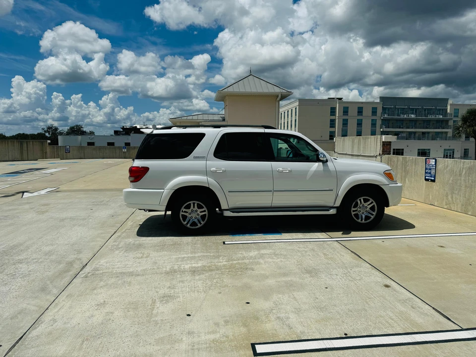 2007 Toyota Sequoia 1st Gen - Image 27 of 31