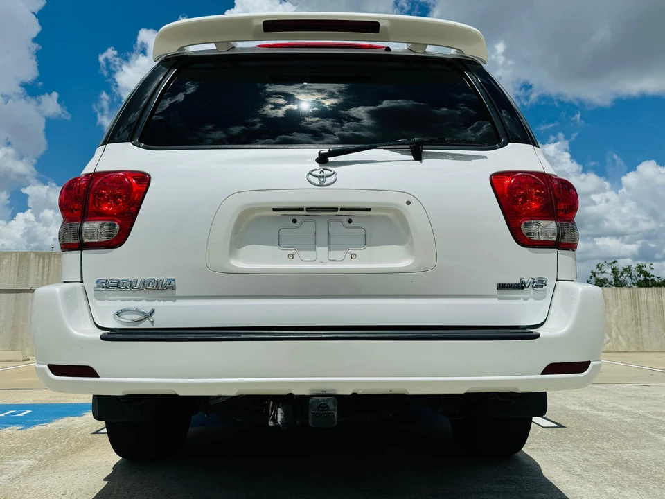 2007 Toyota Sequoia 1st Gen - Image 11 of 31