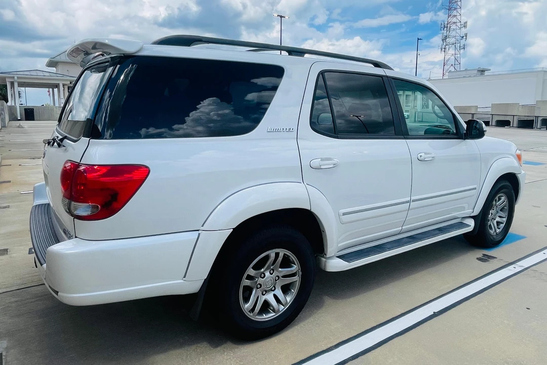 2007 Toyota Sequoia 1st Gen - Image 4 of 31