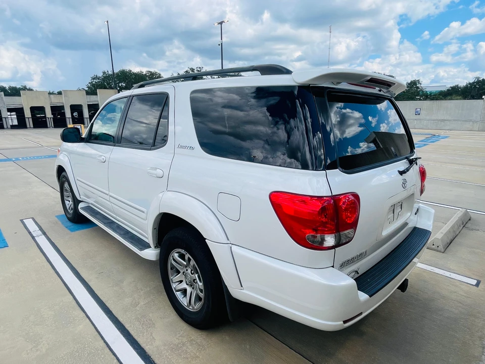 2007 Toyota Sequoia 1st Gen - Image 7 of 31