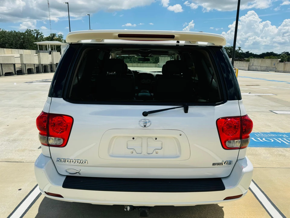2007 Toyota Sequoia 1st Gen - Image 9 of 31