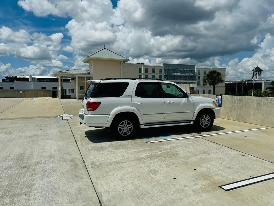 2007 Toyota Sequoia 1st Gen - Image 26 of 31