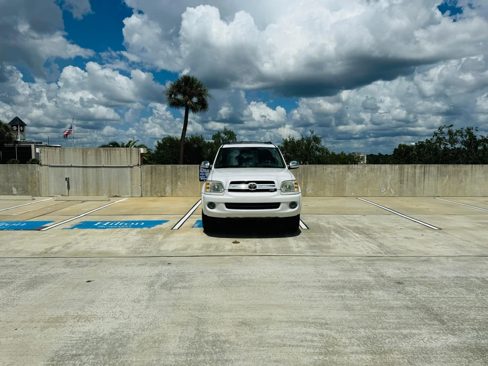 2007 Toyota Sequoia 1st Gen - Image 13 of 31