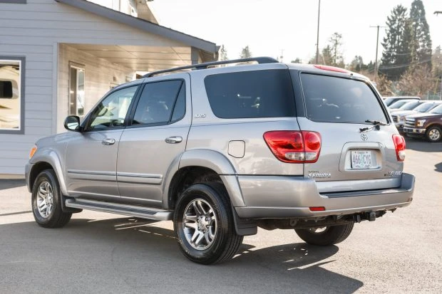 2007 Toyota Sequoia 1st Gen - Image 2 of 7