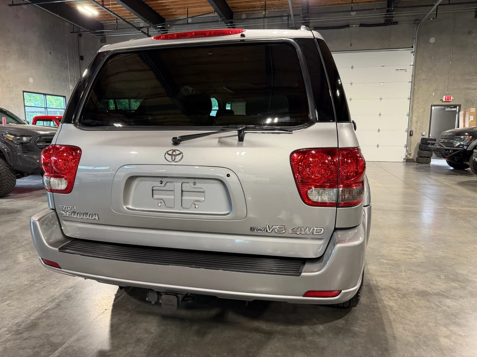 2007 Toyota Sequoia 1st Gen - Image 24 of 31