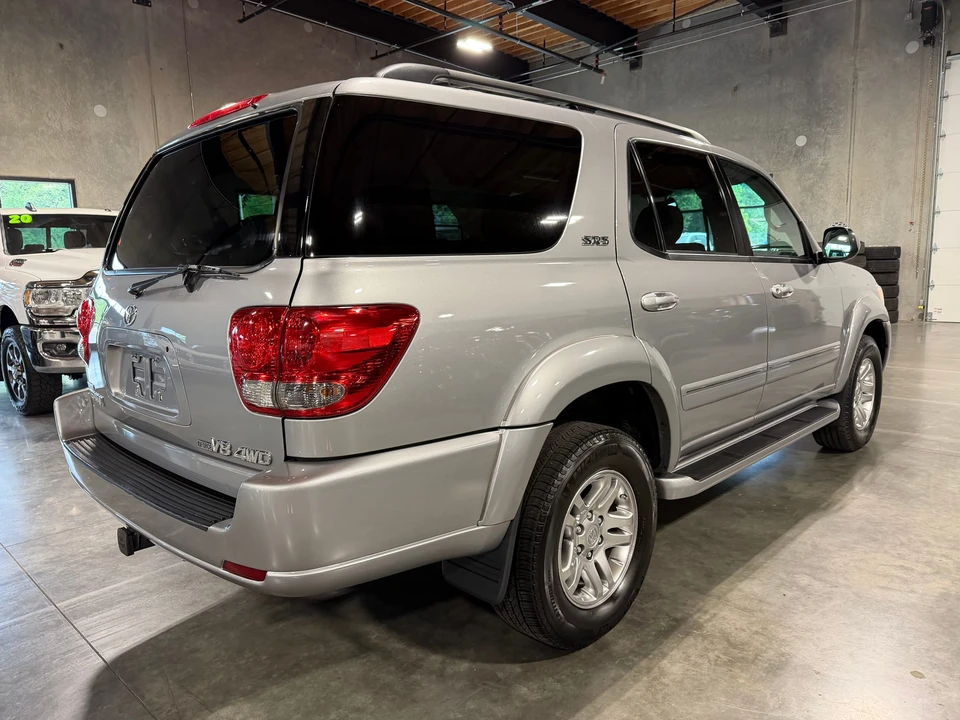2007 Toyota Sequoia 1st Gen - Image 17 of 31