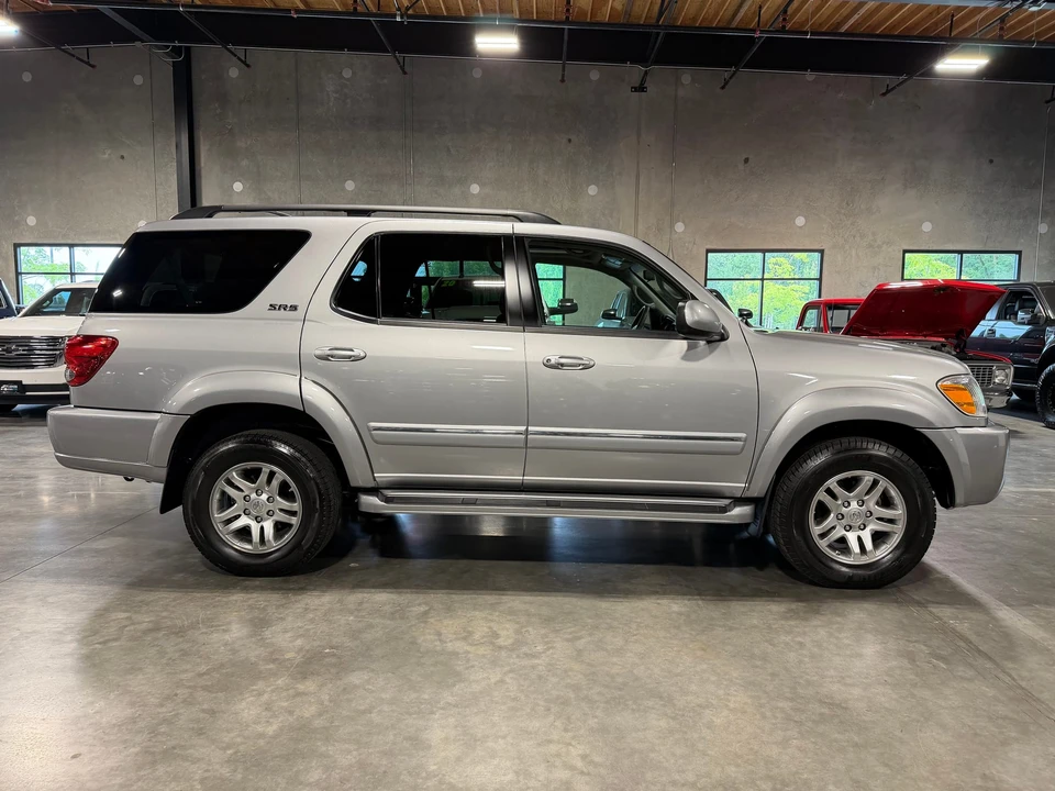 2007 Toyota Sequoia 1st Gen - Image 15 of 31
