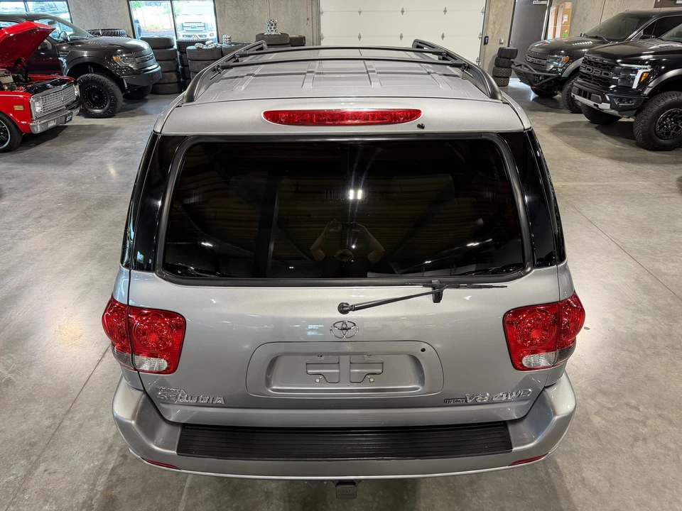 2007 Toyota Sequoia 1st Gen - Image 25 of 31