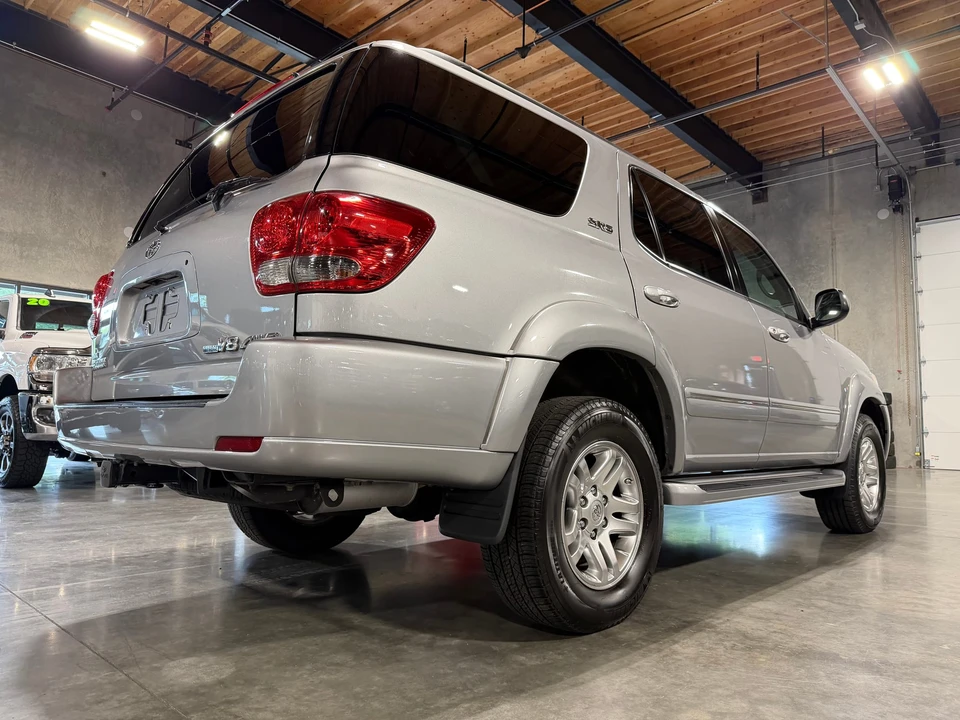2007 Toyota Sequoia 1st Gen - Image 18 of 31
