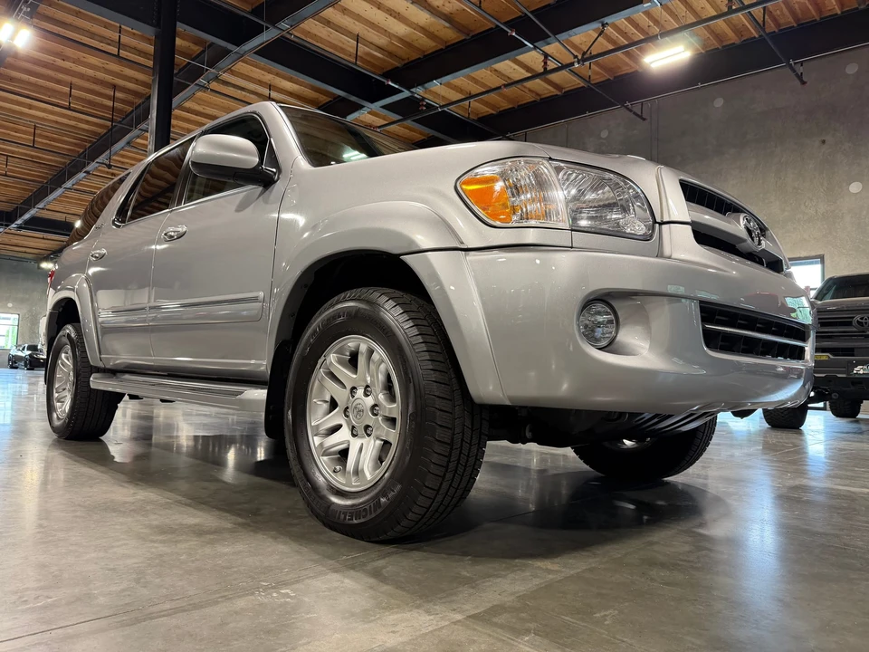 2007 Toyota Sequoia 1st Gen - Image 13 of 31