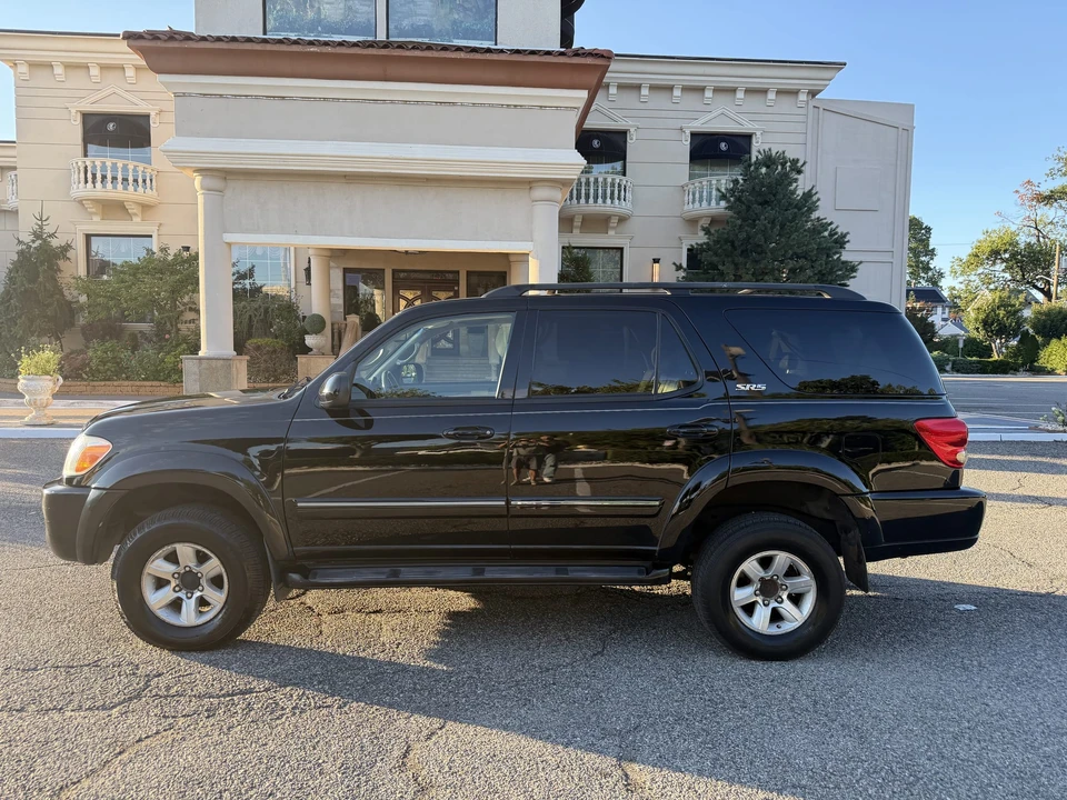 2007 Toyota Sequoia 1st Gen - Image 10 of 31