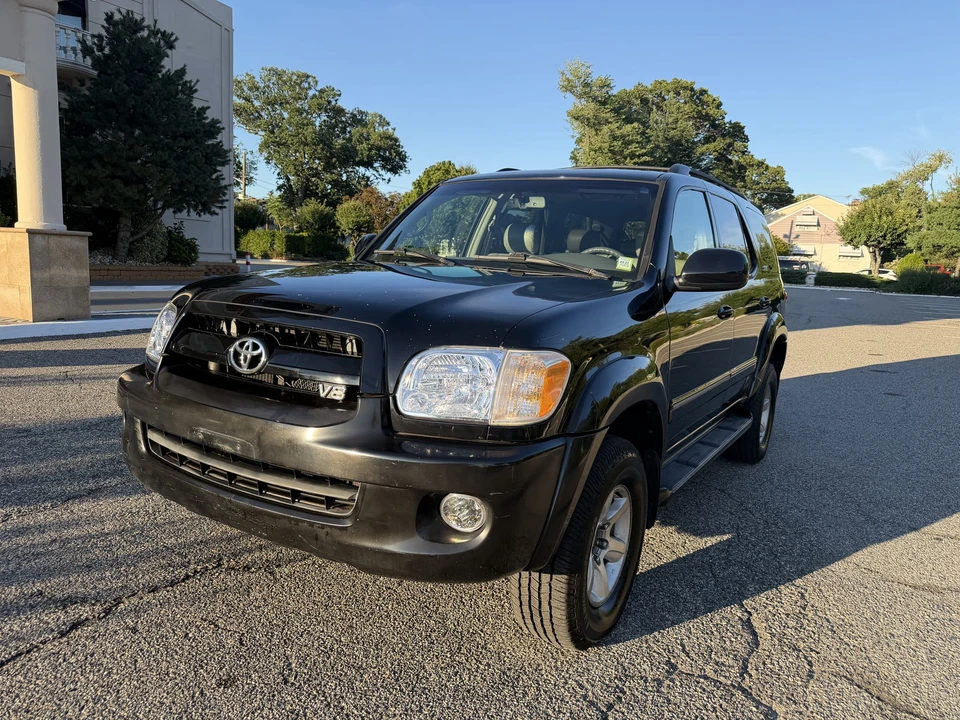 2007 Toyota Sequoia 1st Gen - Image 2 of 31