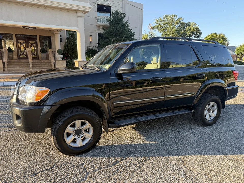 2007 Toyota Sequoia 1st Gen - Image 7 of 31