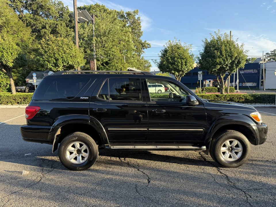 2007 Toyota Sequoia 1st Gen - Image 22 of 31
