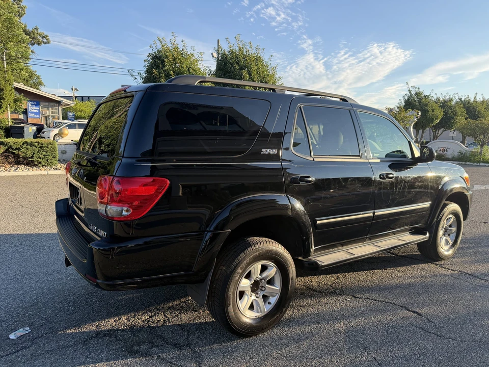 2007 Toyota Sequoia 1st Gen - Image 18 of 31
