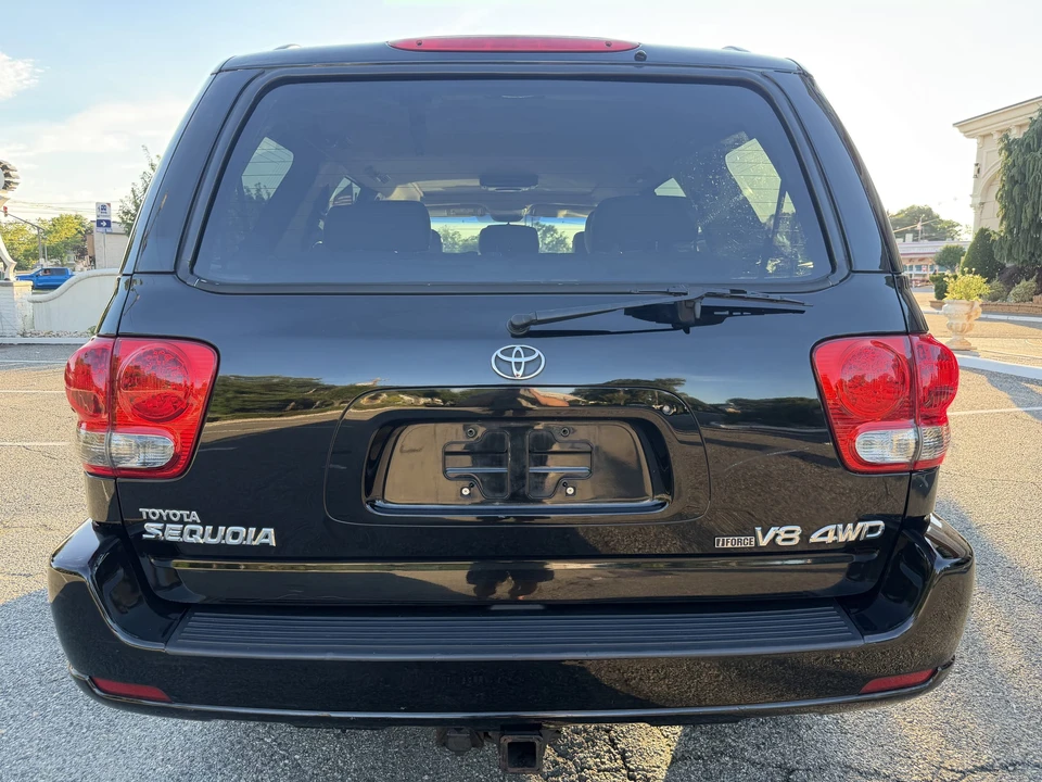 2007 Toyota Sequoia 1st Gen - Image 13 of 31
