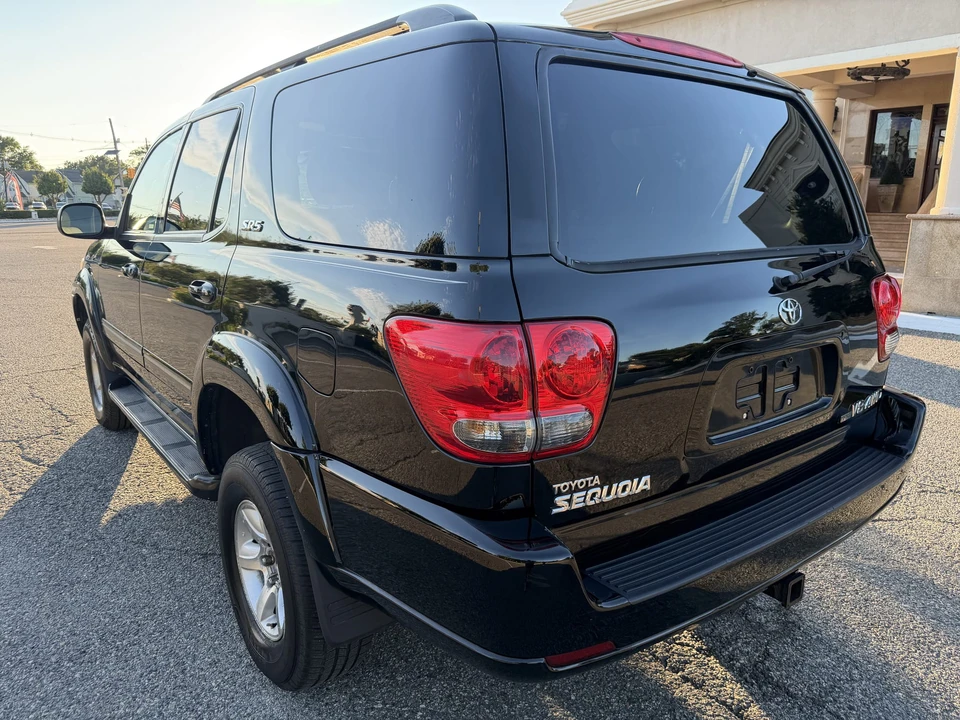 2007 Toyota Sequoia 1st Gen - Image 12 of 31