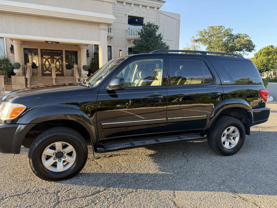2007 Toyota Sequoia 1st Gen - Image 8 of 31