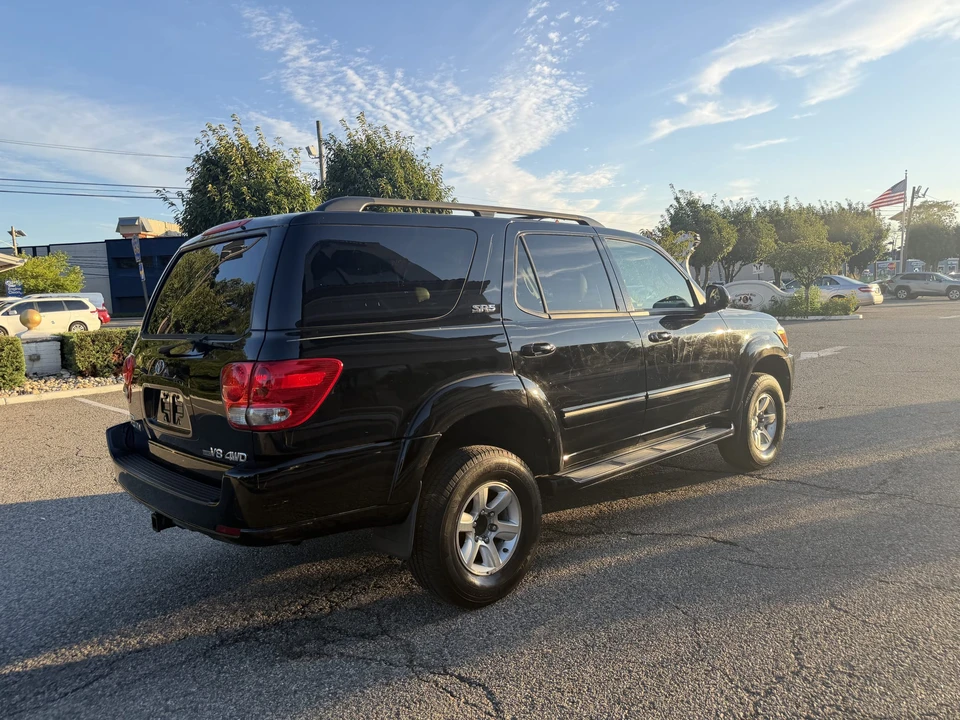 2007 Toyota Sequoia 1st Gen - Image 17 of 31